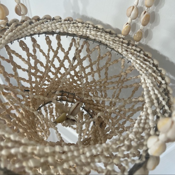 Vintage 70s Cowrie Sea Shell Hanging Macrame Plant Holder 26” Long. - Picture 2 of 9